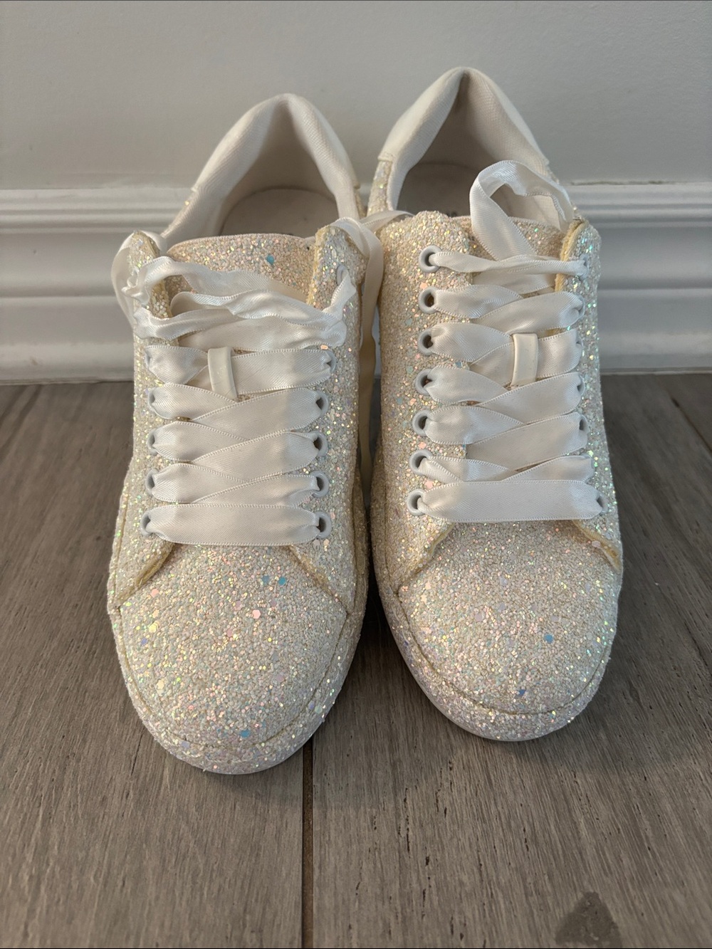 Call it Spring- women’s glittered white running shoe - Picture 5 of 5